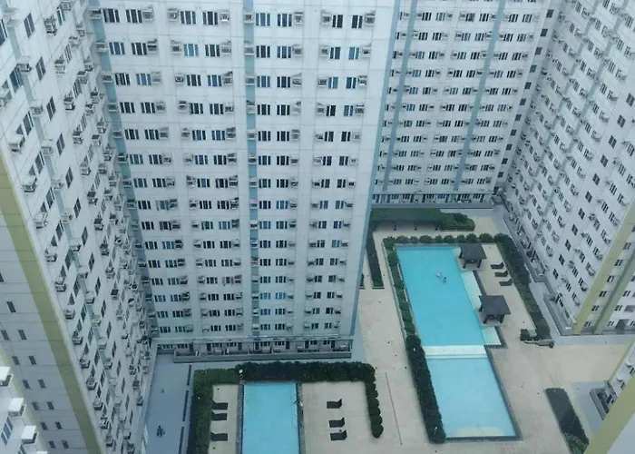 Spacious 1-bedroom In Quezon With Private Pool