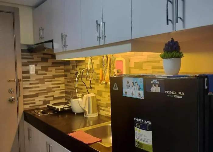 Spacious 1-bedroom In Quezon With Private Pool Holiday home *