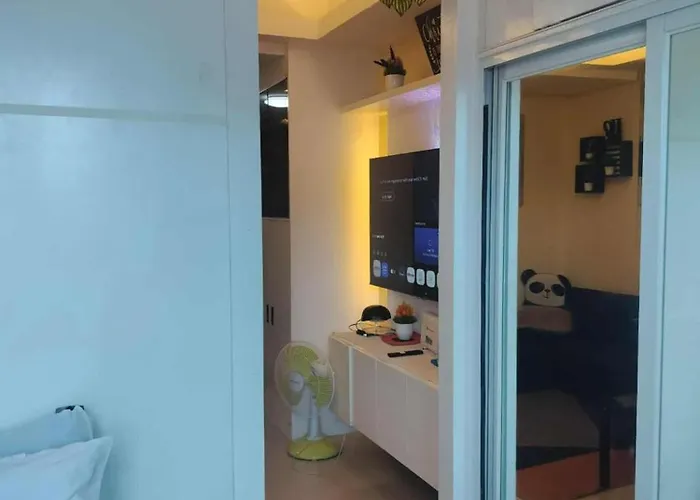 Spacious 1-bedroom In Quezon With Private Pool Holiday home Manila