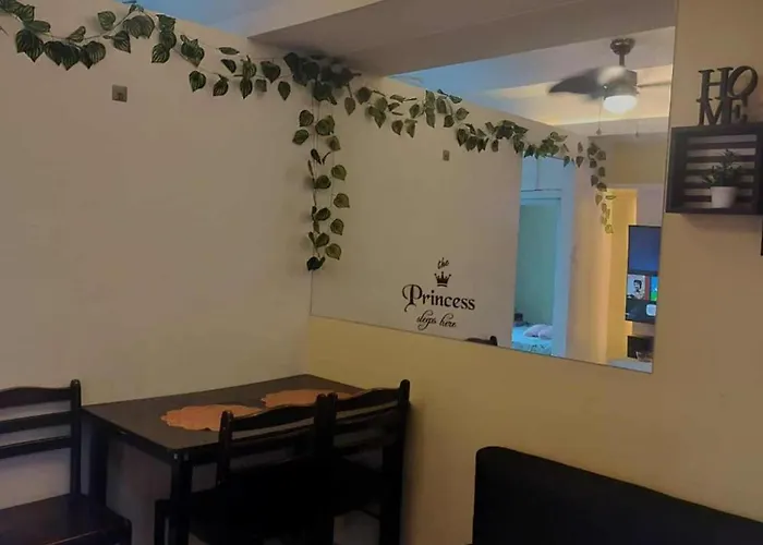 Holiday home Spacious 1-bedroom In Quezon With Private Pool *