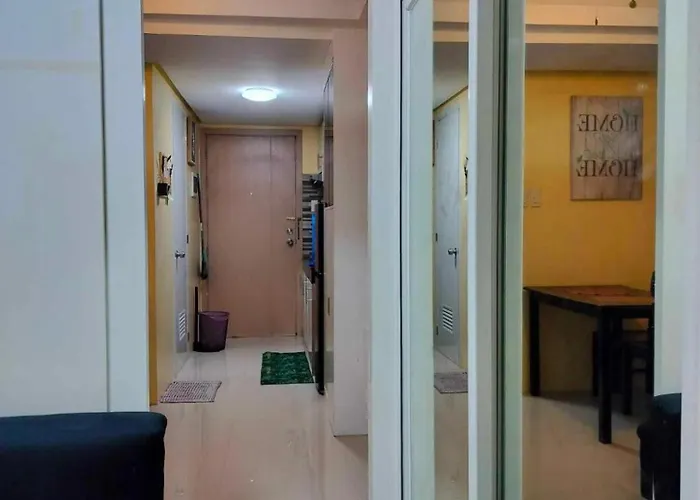Spacious 1-bedroom In Quezon With Private Pool Holiday home