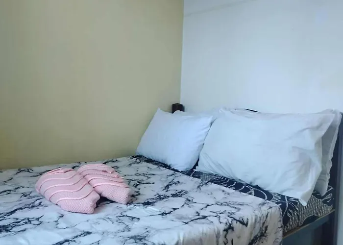 Spacious 1-bedroom In Quezon With Private Pool